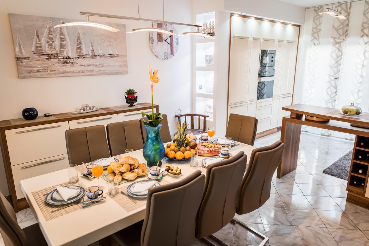 Lct Blue Lions Apartments โปดสตรานา ภายนอก รูปภาพ