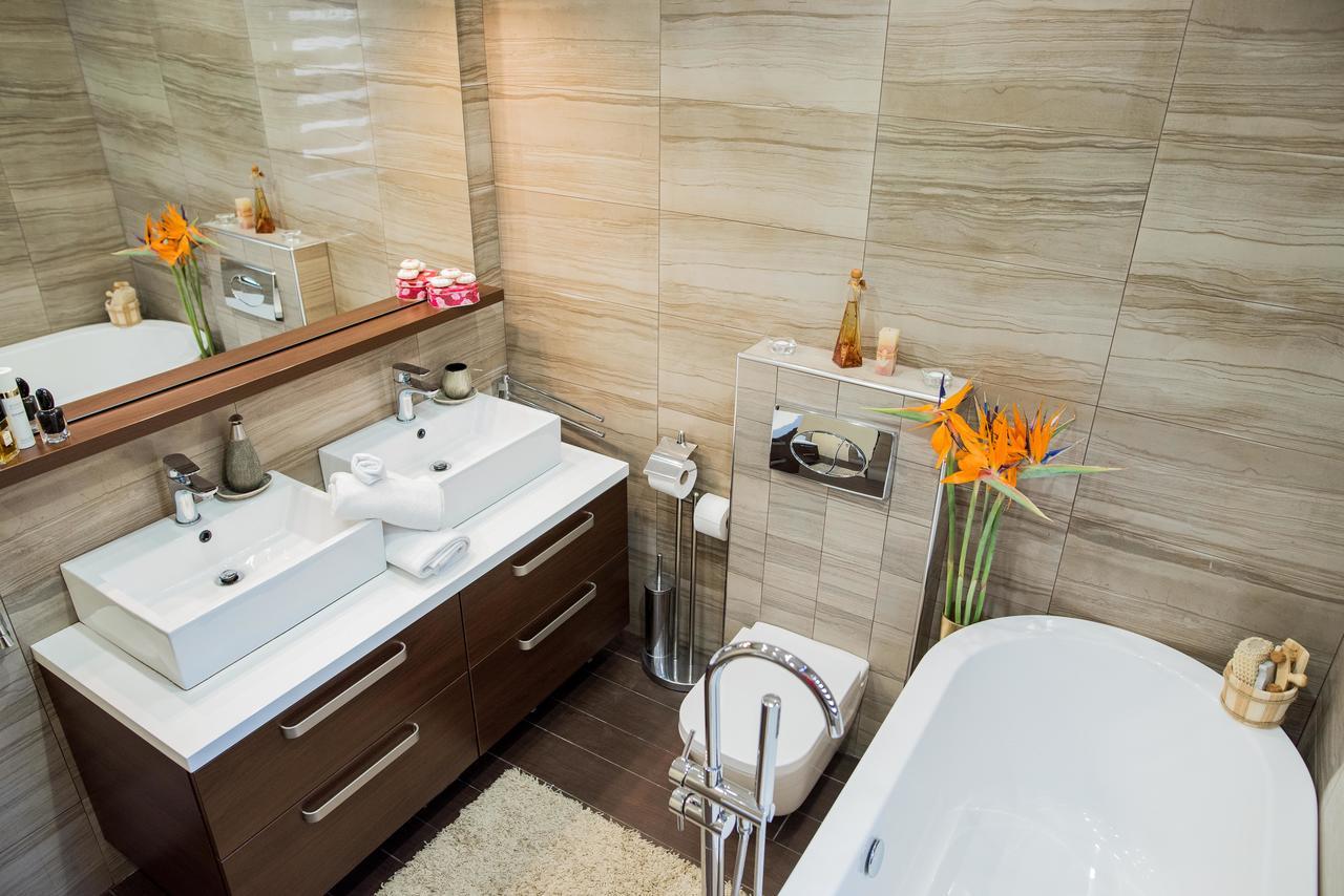 Lct Blue Lions Apartments โปดสตรานา ภายนอก รูปภาพ