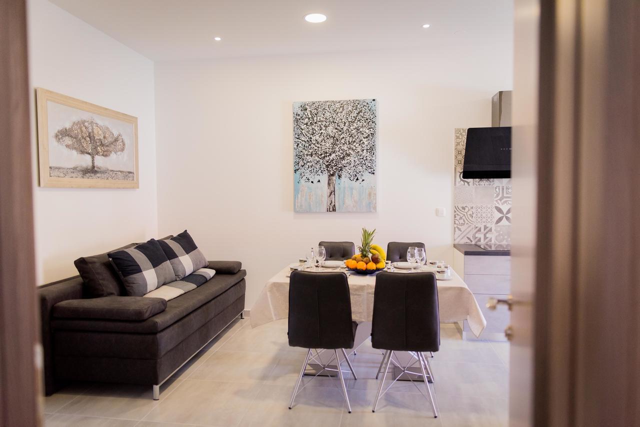 Lct Blue Lions Apartments โปดสตรานา ภายนอก รูปภาพ