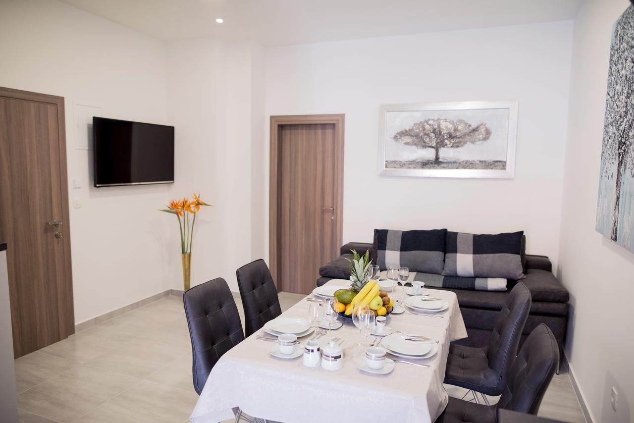 Lct Blue Lions Apartments โปดสตรานา ภายนอก รูปภาพ