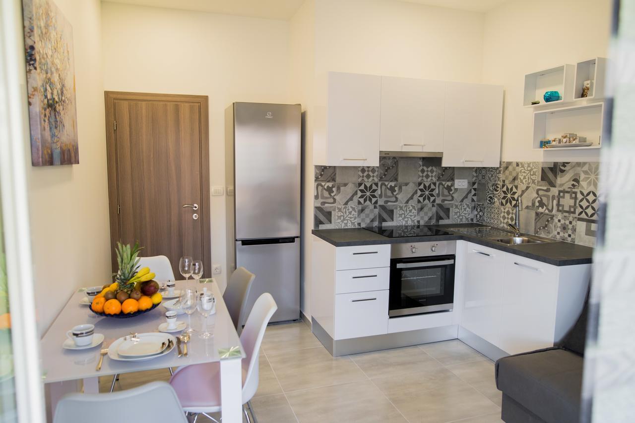 Lct Blue Lions Apartments โปดสตรานา ภายนอก รูปภาพ