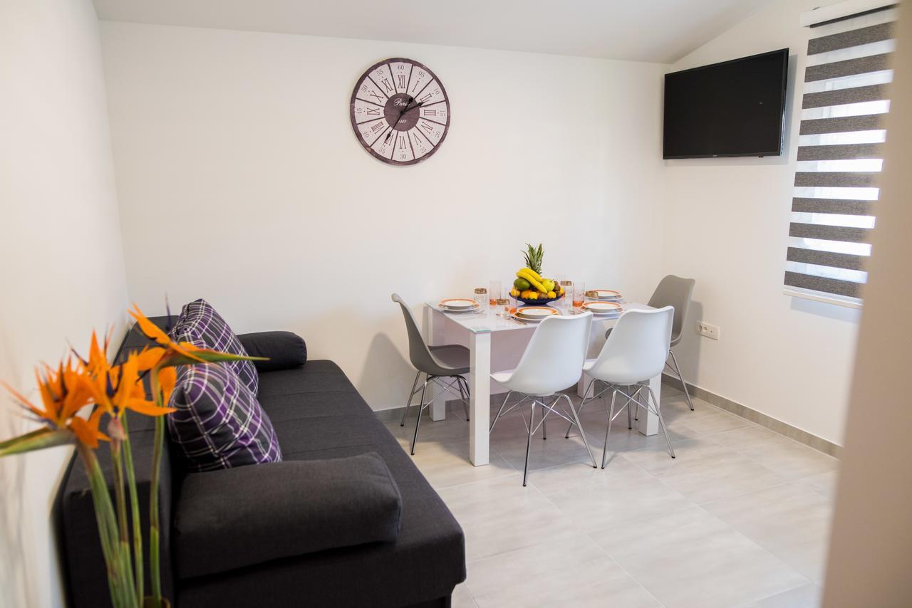 Lct Blue Lions Apartments โปดสตรานา ภายนอก รูปภาพ