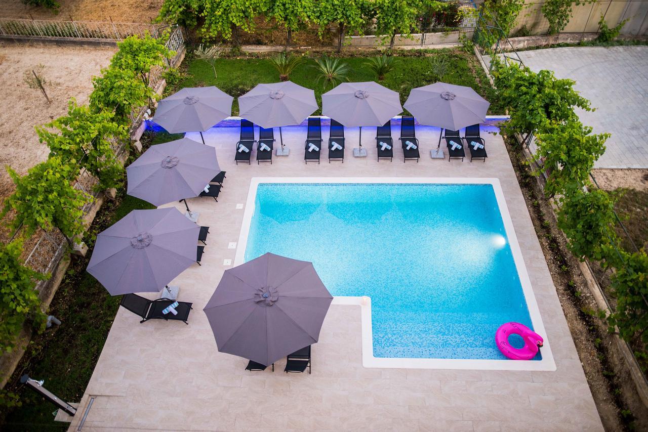 Lct Blue Lions Apartments โปดสตรานา ภายนอก รูปภาพ